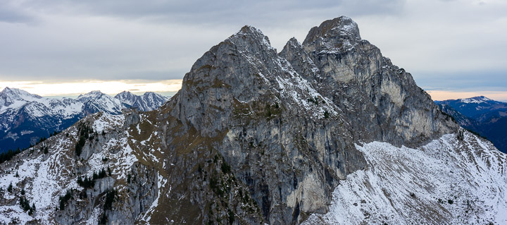 benachbarter Berggipfel
